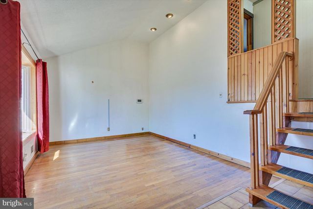 33 ELTON AVE, Hamilton, NJ 08620