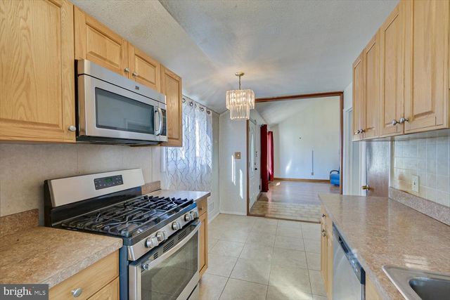 33 ELTON AVE, Hamilton, NJ 08620