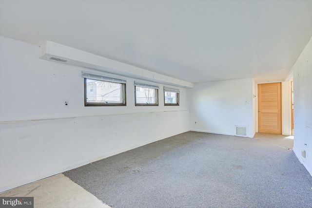 33 ELTON AVE, Hamilton, NJ 08620