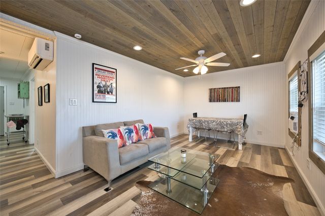 8676 Fm 697, Whitewright, TX 75491