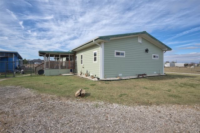 8676 Fm 697, Whitewright, TX 75491