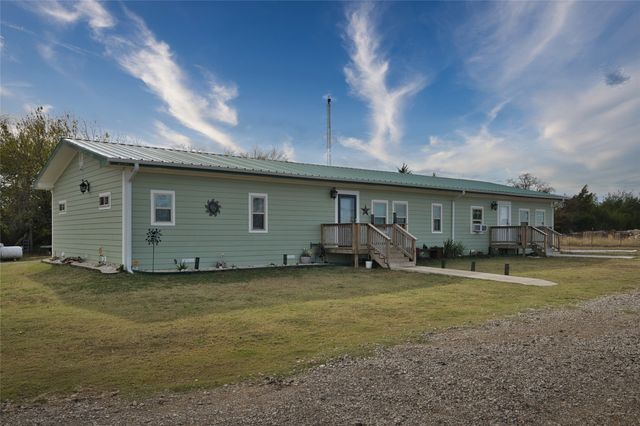 8676 Fm 697, Whitewright, TX 75491