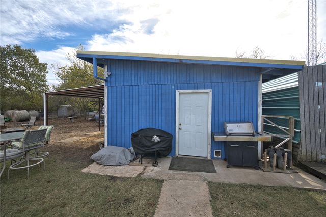 8676 Fm 697, Whitewright, TX 75491