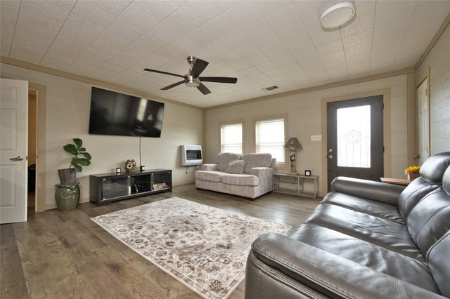 8676 Fm 697, Whitewright, TX 75491