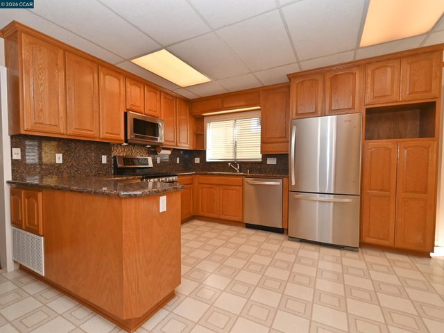 625 Winslow Street, Crockett, CA 94525