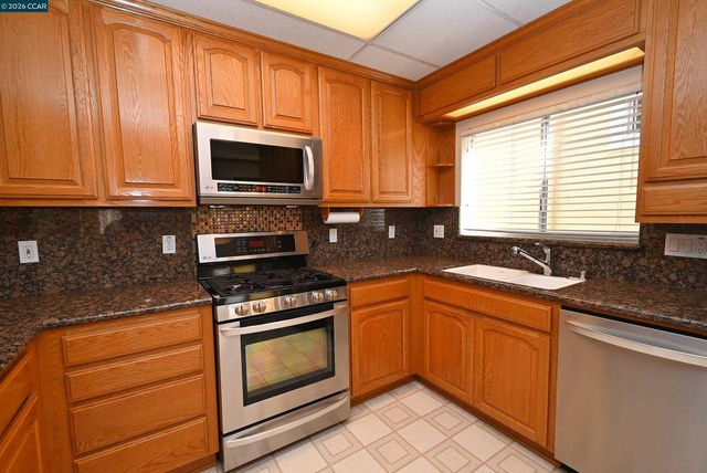625 Winslow Street, Crockett, CA 94525