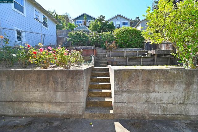 625 Winslow Street, Crockett, CA 94525