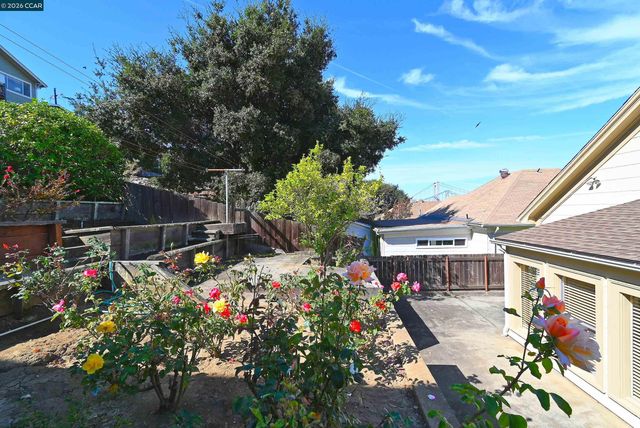 625 Winslow Street, Crockett, CA 94525