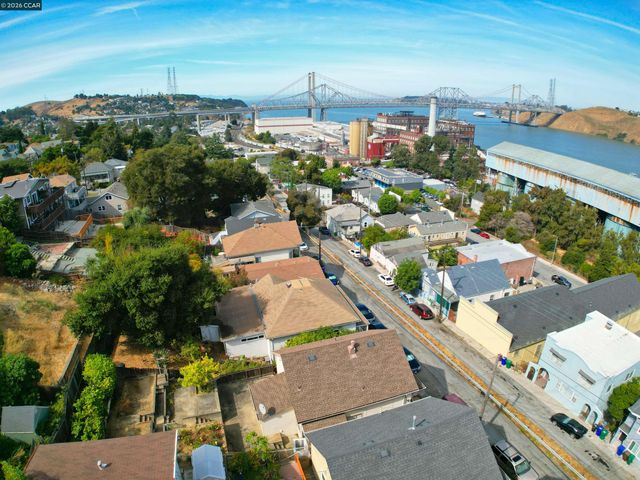 625 Winslow Street, Crockett, CA 94525