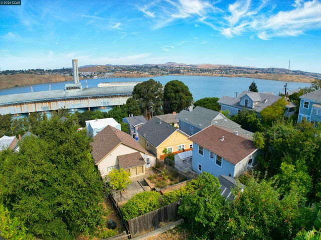 625 Winslow Street, Crockett, CA 94525