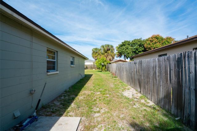 2102 E FRIERSON AVENUE, Tampa, FL 33610