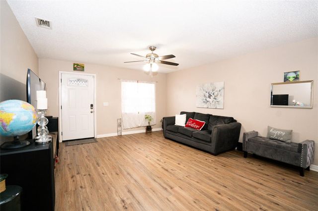 2102 E FRIERSON AVENUE, Tampa, FL 33610