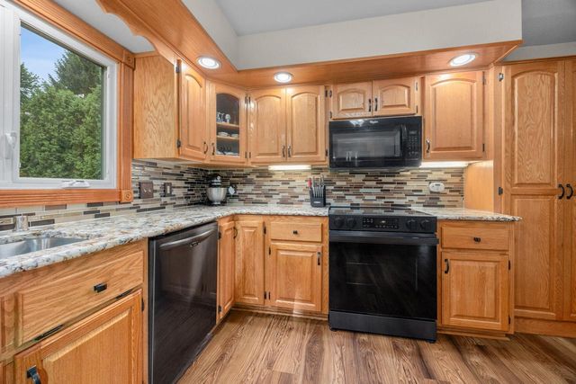 S94W14409 Groveway LANE, Muskego, WI 53150