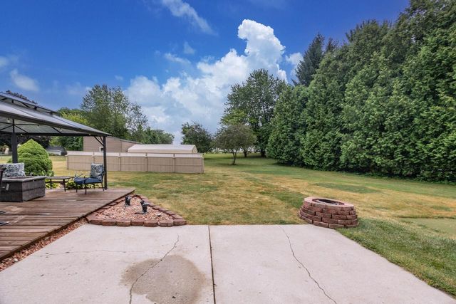 S94W14409 Groveway LANE, Muskego, WI 53150