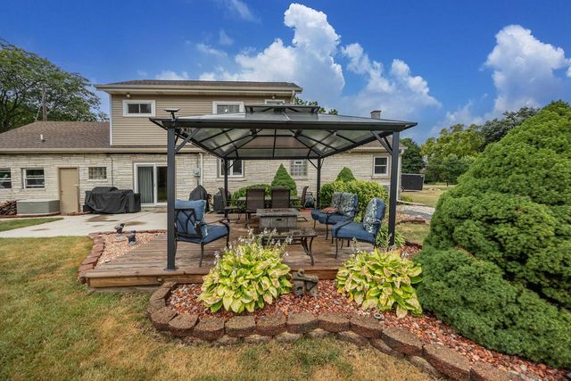 S94W14409 Groveway LANE, Muskego, WI 53150