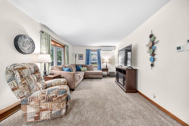 S94W14409 Groveway LANE, Muskego, WI 53150