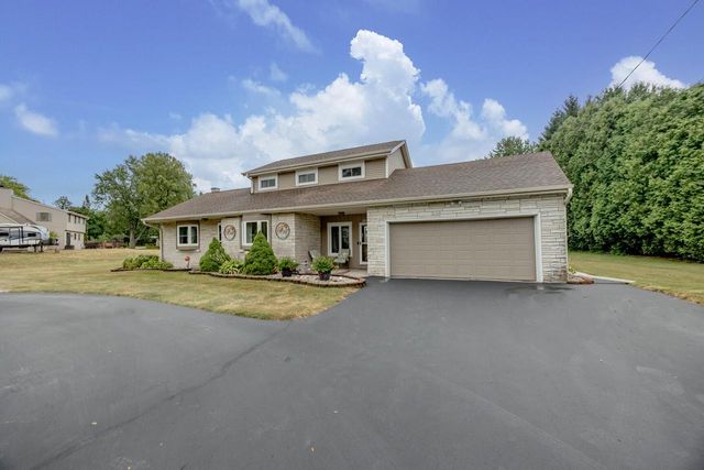 S94W14409 Groveway LANE, Muskego, WI 53150