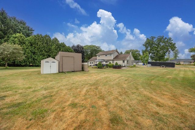S94W14409 Groveway LANE, Muskego, WI 53150