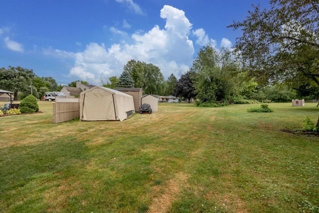 S94W14409 Groveway LANE, Muskego, WI 53150