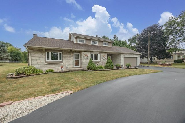S94W14409 Groveway LANE, Muskego, WI 53150