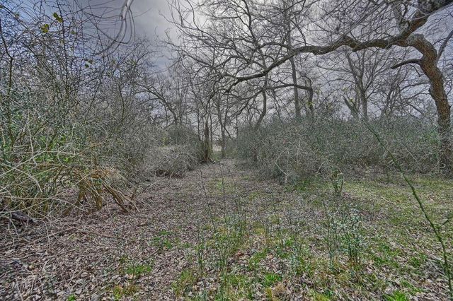 5720 Trackside Road, Chappell Hill, TX 77426