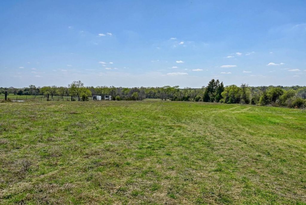 5720 Trackside Road, Chappell Hill, TX 77426