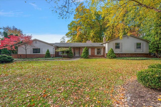 1932 Shore Hill Drive, Bloomfield Hills, MI 48302