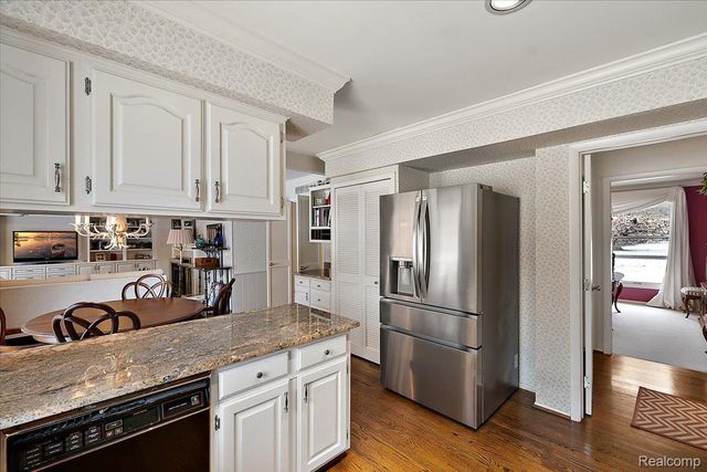 1932 Shore Hill Drive, Bloomfield Hills, MI 48302