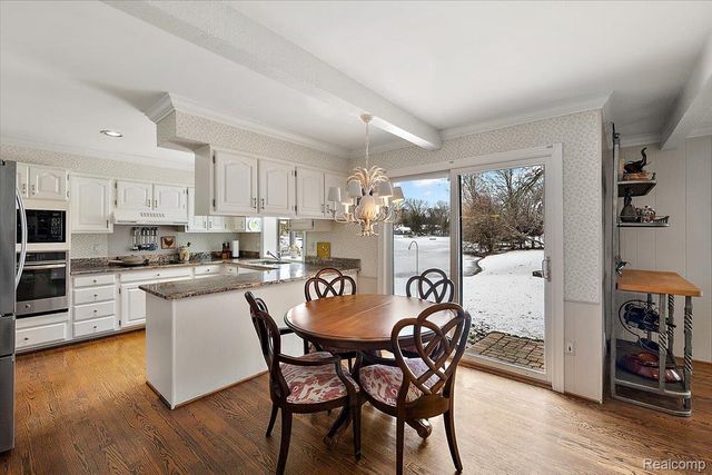 1932 Shore Hill Drive, Bloomfield Hills, MI 48302