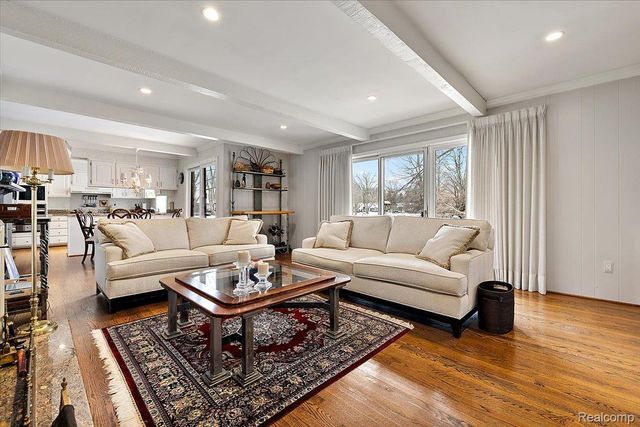 1932 Shore Hill Drive, Bloomfield Hills, MI 48302