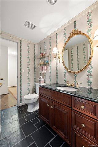 1932 Shore Hill Drive, Bloomfield Hills, MI 48302