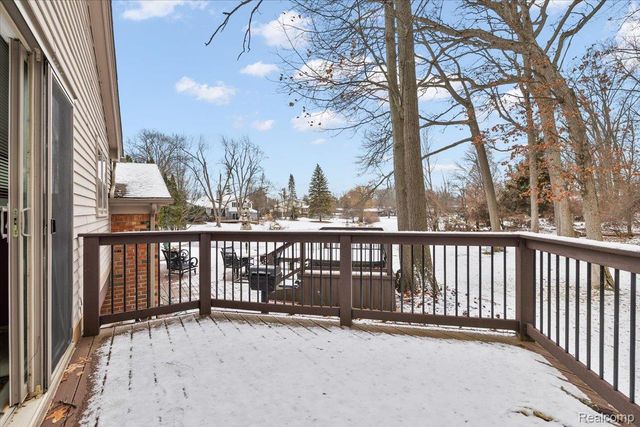 1932 Shore Hill Drive, Bloomfield Hills, MI 48302