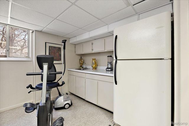 1932 Shore Hill Drive, Bloomfield Hills, MI 48302