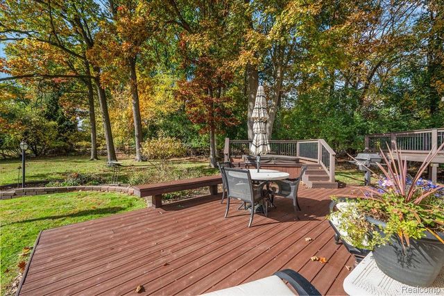 1932 Shore Hill Drive, Bloomfield Hills, MI 48302