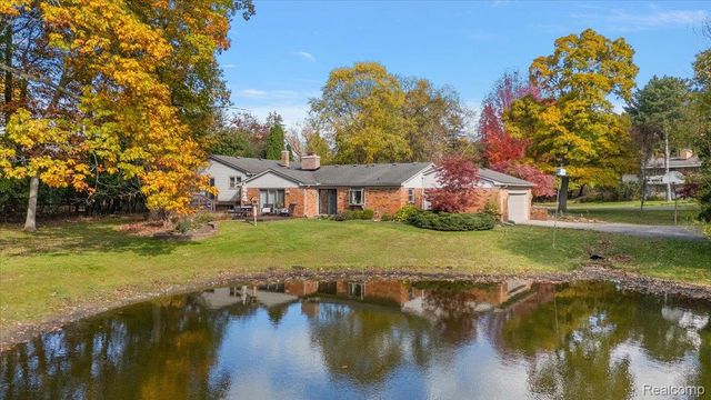 1932 Shore Hill Drive, Bloomfield Hills, MI 48302