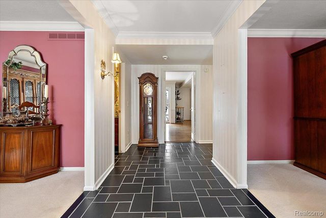 1932 Shore Hill Drive, Bloomfield Hills, MI 48302