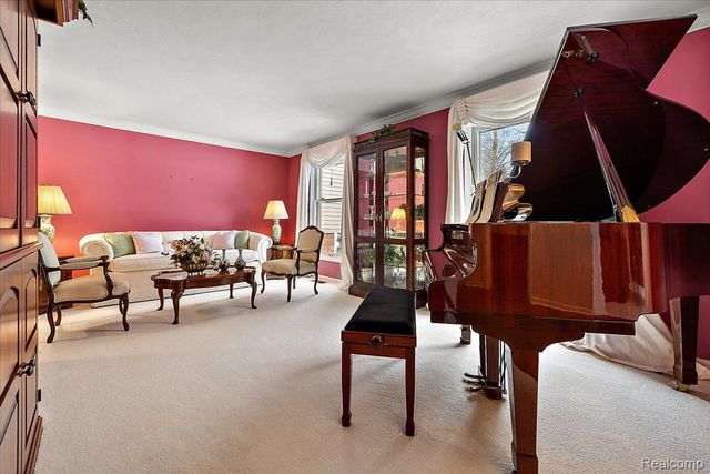 1932 Shore Hill Drive, Bloomfield Hills, MI 48302