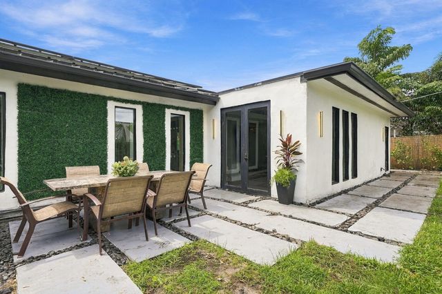 1525 NE 27TH Street, Wilton Manors, FL 33334
