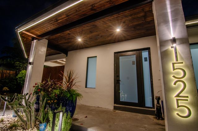 1525 NE 27TH Street, Wilton Manors, FL 33334