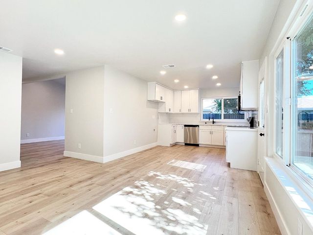 7072 Sunburst Way, Citrus Heights, CA 95621