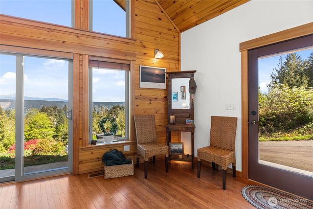 101 E Pine Street, Union, WA 98592