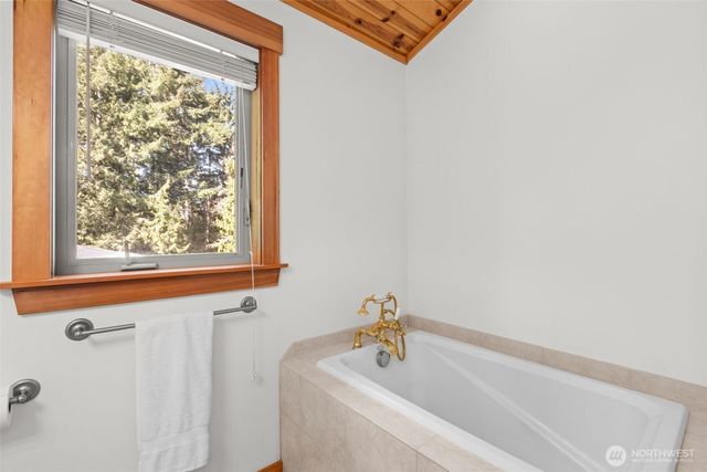 101 E Pine Street, Union, WA 98592