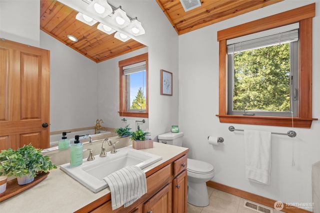 101 E Pine Street, Union, WA 98592