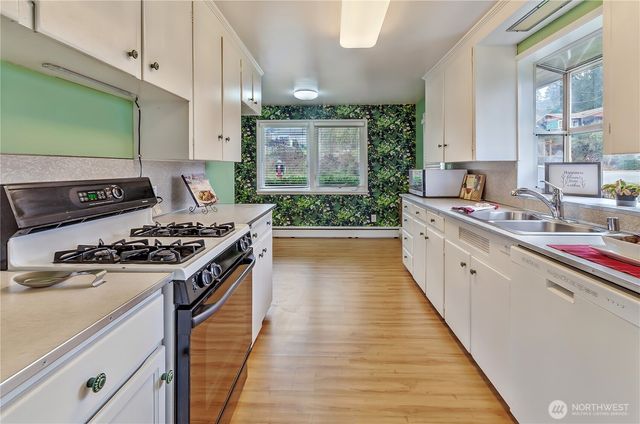 524 4th Avenue SW, Tumwater, WA 98512