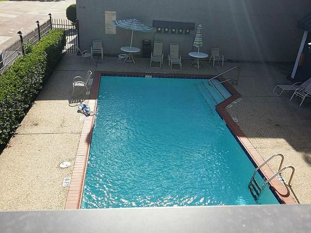 1300 Augusta Drive 32, Houston, TX 77057