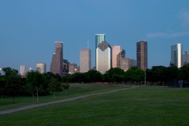 1300 Augusta Drive 32, Houston, TX 77057