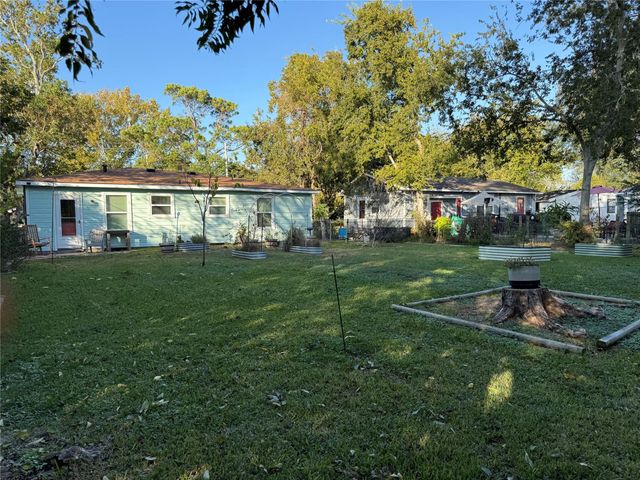 2005 Magnolia Drive, La Marque, TX 77568