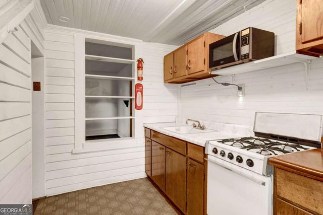 829 Ponce De Leon Place NE, Atlanta, GA 30306