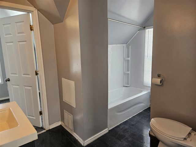 1002 Hazard Avenue, Kalamazoo, MI 49048