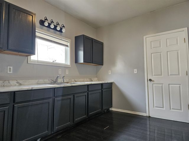 1002 Hazard Avenue, Kalamazoo, MI 49048